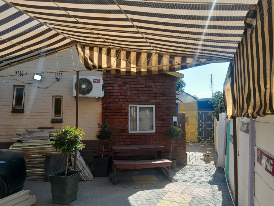 4 Bedroom Property for Sale in Oos Einde North West